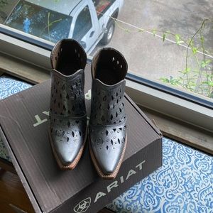 Ariat Dixon Studded Bootie Size 7.5 NIB